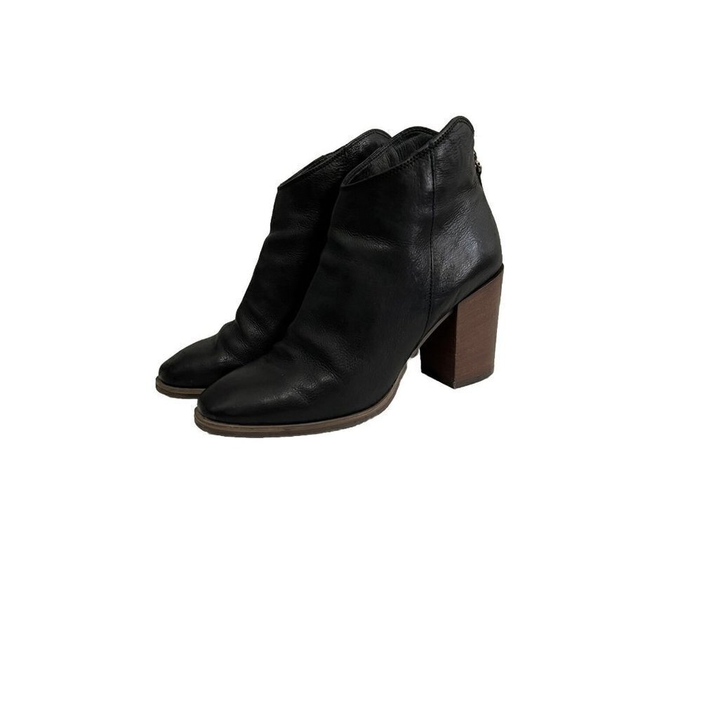 Clarks Lora Lana Black Booties Women 7.5 Leather Uppers